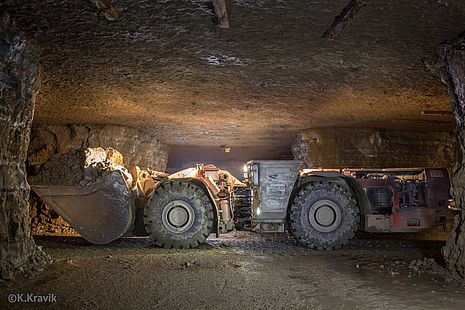 Underground mining of kerogen oil