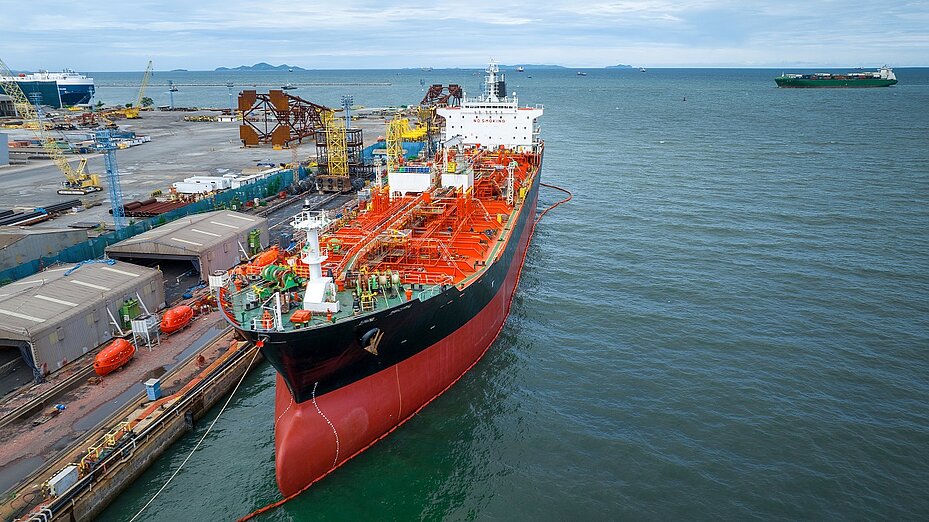 Oil Crude Gas Tanker Ship
